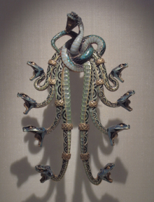ルネ・ラリックの<br>蛇をあしらった装飾品