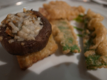 これは、ポルトガルならではの料理だ。<br>そうです!天ぷらです。<br>この左の椎茸のやつ、美味かったぁ〜!